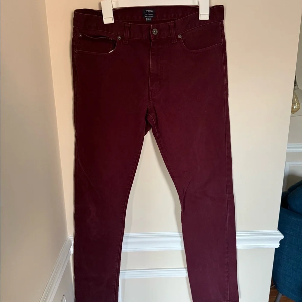 Men’s J. Crew burgundy The Driggs Corduroy Straight Leg Slim Fit Pants Sz 32x32